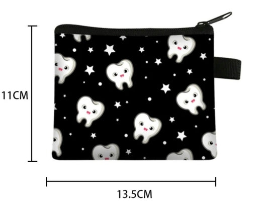 Cartera con estampado de dientes (Negra).
