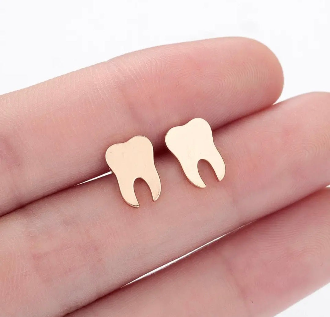 Pendientes con forma de Molar (Color Dorado)